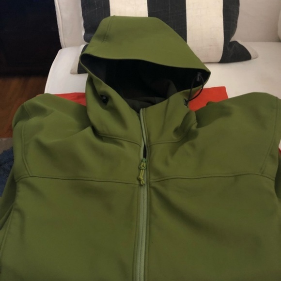 Arc'teryx Epsilon SV Windbreaker Hoodie (S) - Picture 7 of 7